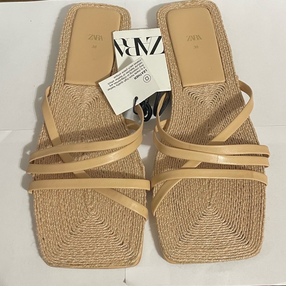 Zara leather flat sandal size 7 1/2